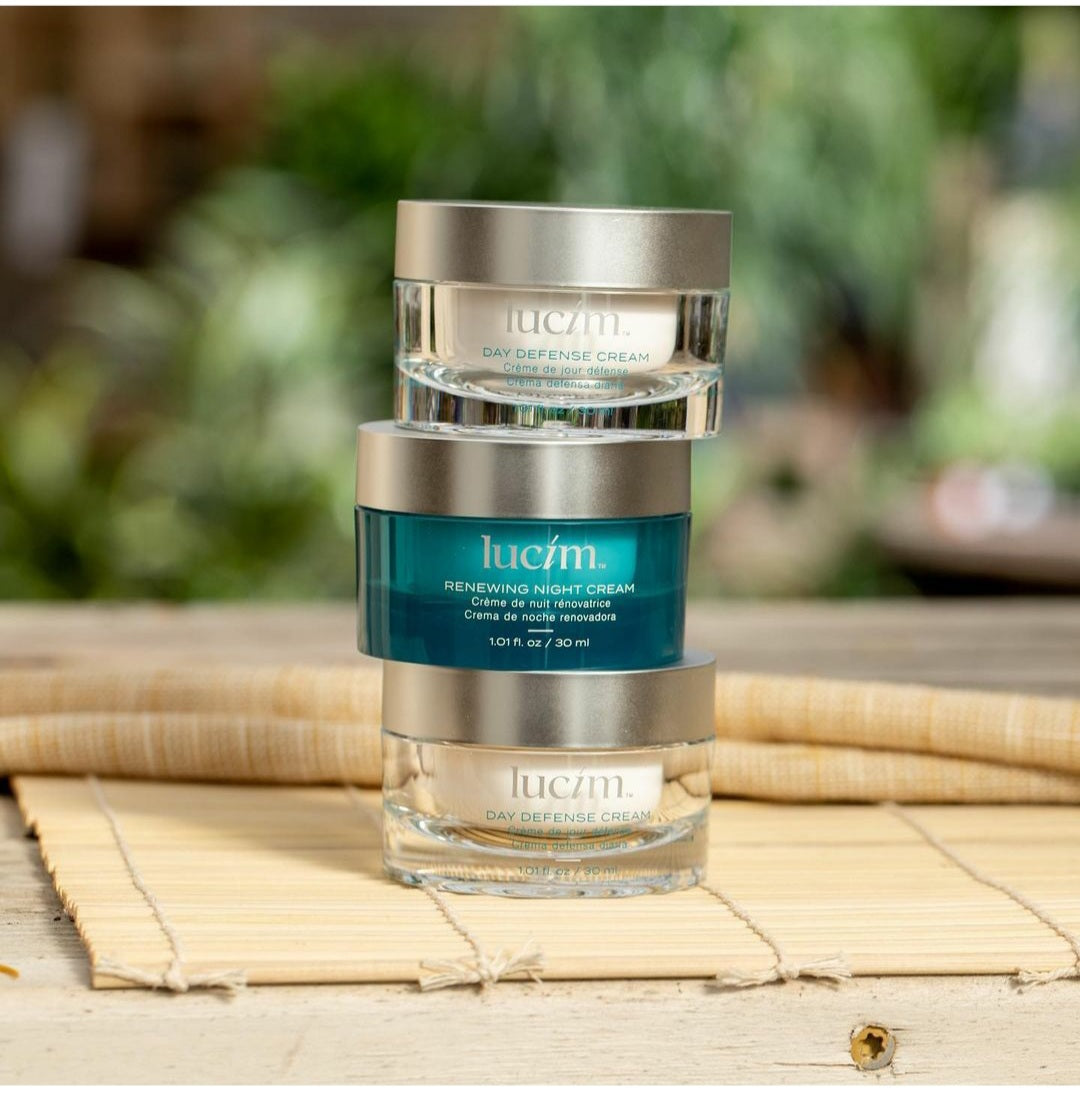 La gamme Lucim Ariix est conçue pour offrir des soins esthétiques haut de gamme qui répondent aux besoins spécifiques de votre peau, tout en révélant son éclat naturel.