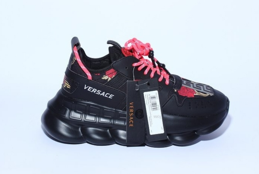 Les baskets sneakers Versace incarnent un style emblématique et un luxe italien.

 leur design audacieux.pas cher. Le moins cher.