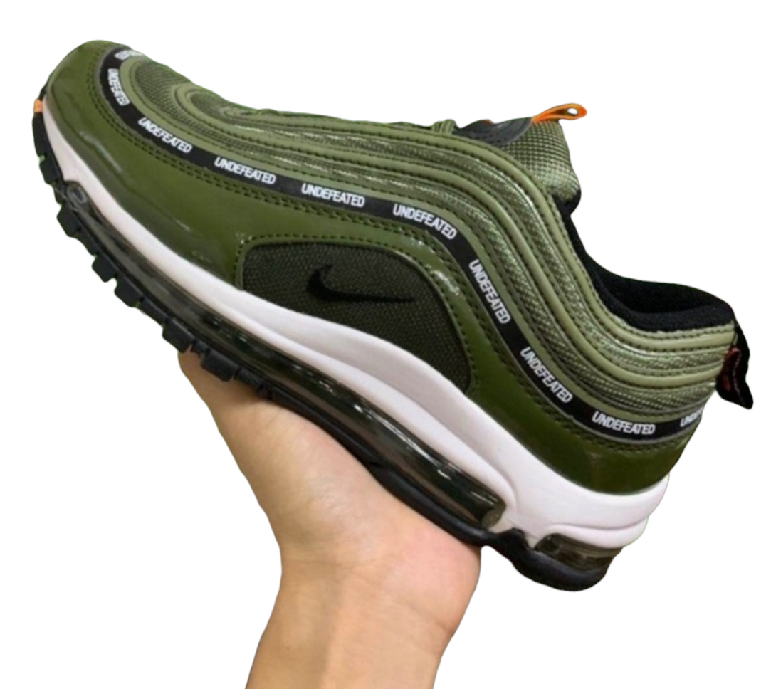 Les baskets Nike Air Max 97 sont synonymes de style emblématique et de confort absolu. Leur design ondulé distinctif.pas cher. Le moins cher. 
