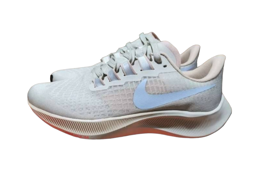 Les baskets Nike Air Zoom combinent style et performance, offrant une expérience unique. Leur design élégant. Pas cher. Le moins Cher.