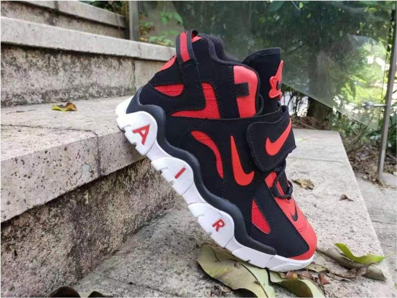 Les baskets Nike Air Barrage allient style audacieux et innovation .  emblématiques attirent mode urbaine.pas cher. Le moins cher.