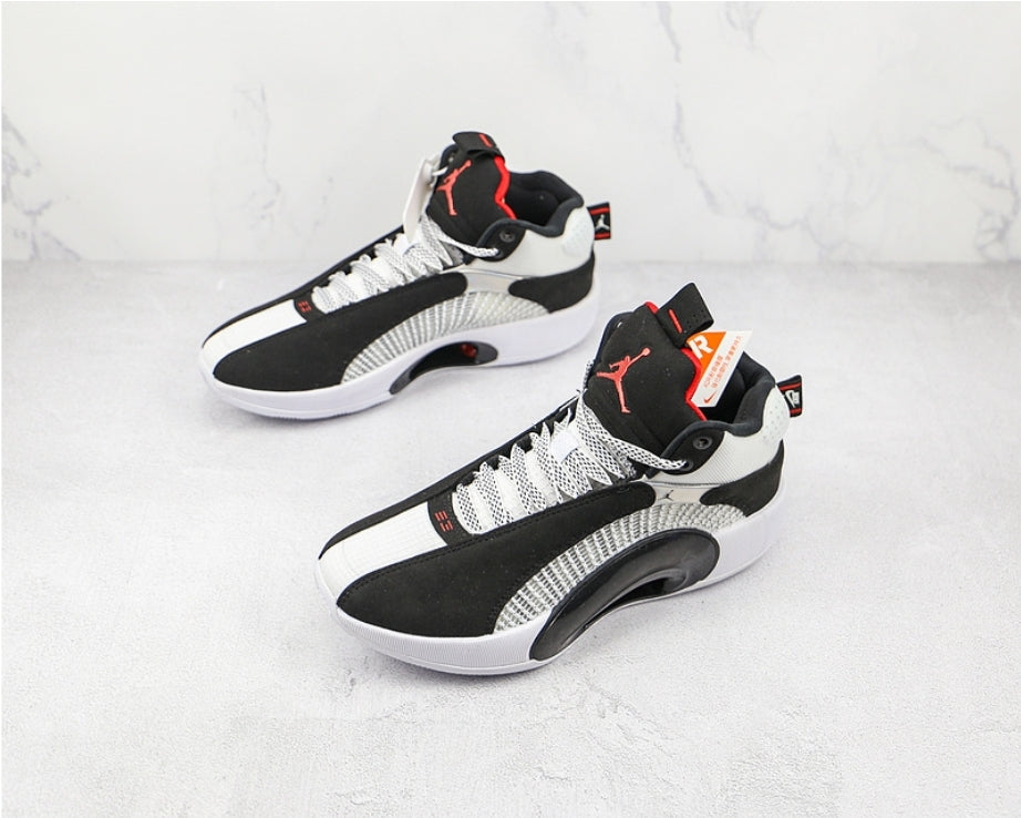 Les baskets Air Jordan 35 offrent un style emblématique et une performance exceptionnelle.

design distinctif . Pas cher. Le moins cher.