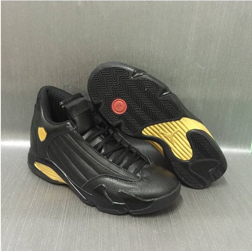 Les baskets Air Jordan 14 offrent un style emblématique et une performance exceptionnelle.

 design distinctif. Pas cher. Moins cher.