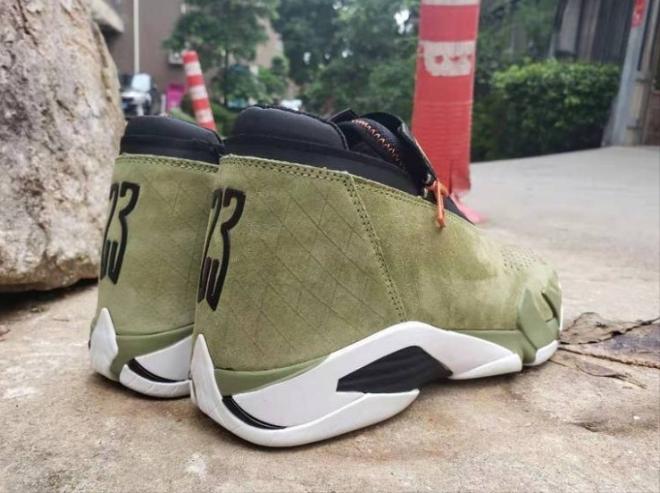 Les baskets Air Jordan 14 offrent un style emblématique et une performance exceptionnelle.

 design distinctif. Pas cher. Moins cher.