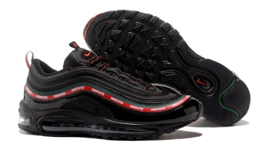 Les baskets Nike Air Max 97 sont synonymes de style emblématique et de confort absolu. Leur design ondulé distinctif.pas cher. Le moins cher.