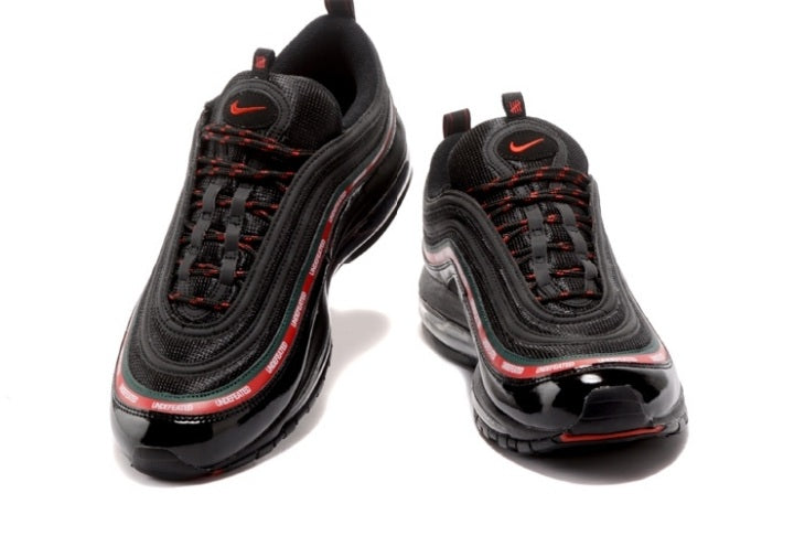 Les baskets Nike Air Max 97 sont synonymes de style emblématique et de confort absolu. Leur design ondulé distinctif.pas cher. Le moins cher. 