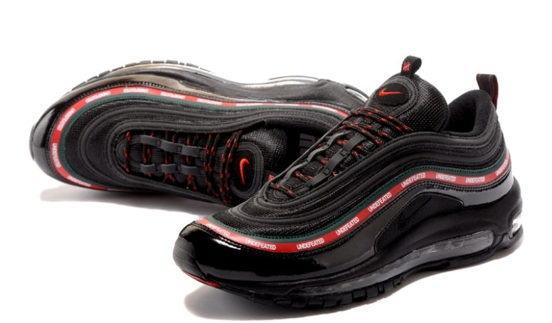 Les baskets Nike Air Max 97 sont synonymes de style emblématique et de confort absolu. Leur design ondulé distinctif.pas cher. Le moins cher. 