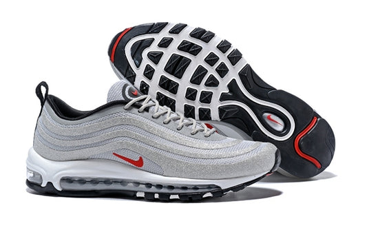 Les baskets Nike Air Max 97 sont synonymes de style emblématique et de confort absolu. Leur design ondulé distinctif.pas cher. Le moins cher.
