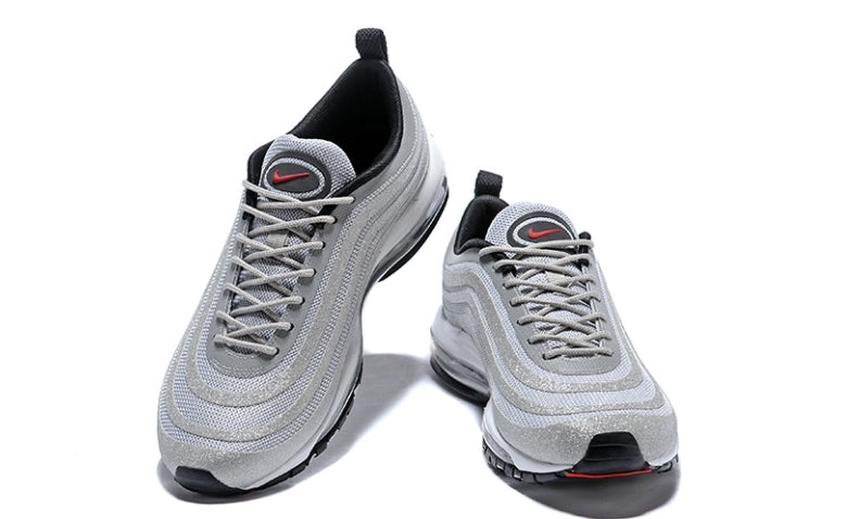 Les baskets Nike Air Max 97 sont synonymes de style emblématique et de confort absolu. Leur design ondulé distinctif.pas cher. Le moins cher. 