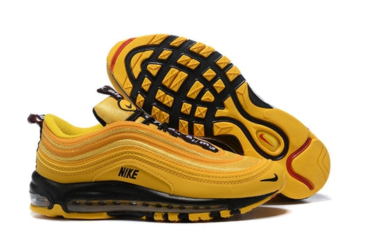 Les baskets Nike Air Max 97 sont synonymes de style emblématique et de confort absolu. Leur design ondulé distinctif.pas cher. Le moins cher.