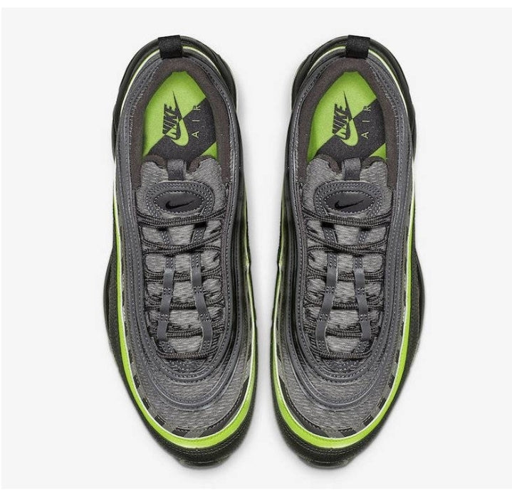 Les baskets Nike Air Max 97 sont synonymes de style emblématique et de confort absolu. Leur design ondulé distinctif.pas cher. Le moins cher. 