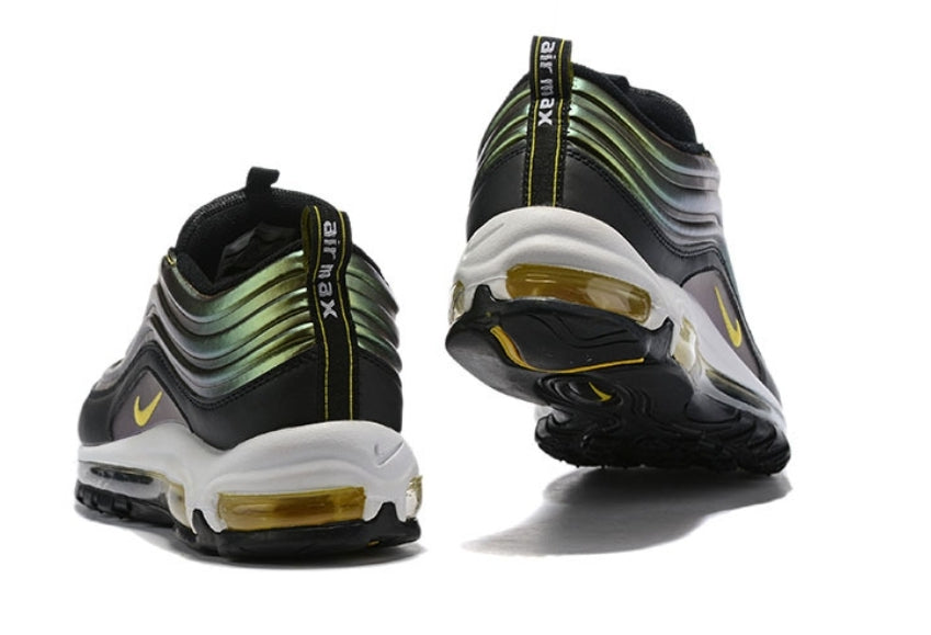 Les baskets Nike Air Max 97 sont synonymes de style emblématique et de confort absolu. Leur design ondulé distinctif.pas cher. Le moins cher. 