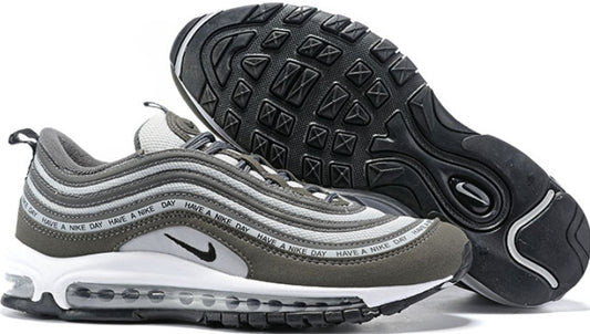 Les baskets Nike Air Max 97 sont synonymes de style emblématique et de confort absolu. Leur design ondulé distinctif.pas cher. Le moins cher. 