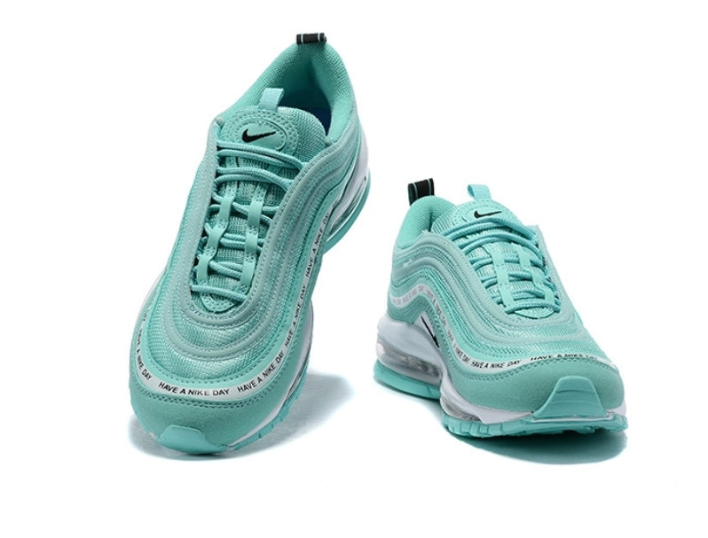 Les baskets Nike Air Max 97 sont synonymes de style emblématique et de confort absolu. Leur design ondulé distinctif.pas cher. Le moins cher. 