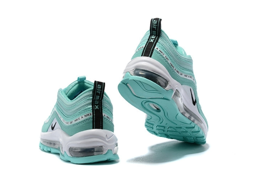 Les baskets Nike Air Max 97 sont synonymes de style emblématique et de confort absolu. Leur design ondulé distinctif.pas cher. Le moins cher. 