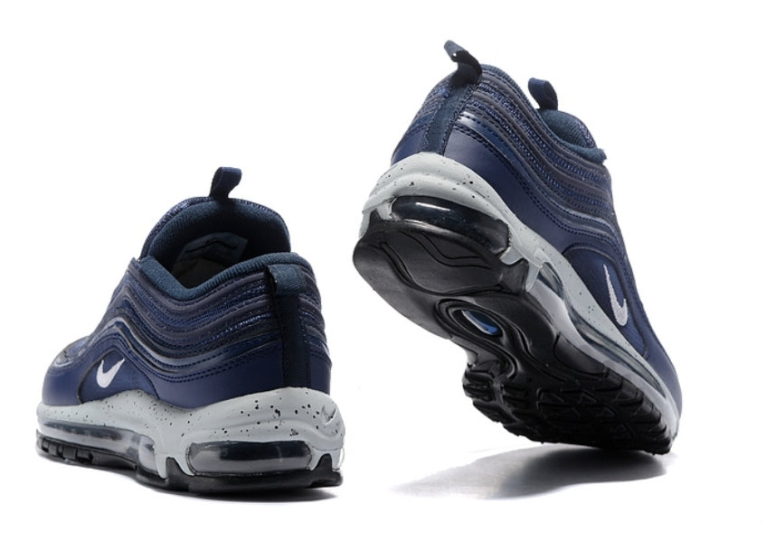 Les baskets Nike Air Max 97 sont synonymes de style emblématique et de confort absolu. Leur design ondulé distinctif.pas cher. Le moins cher. 