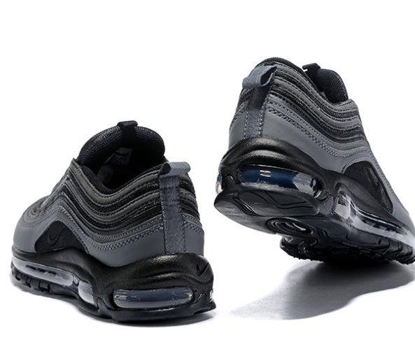 Les baskets Nike Air Max 97 sont synonymes de style emblématique et de confort absolu. Leur design ondulé distinctif.pas cher. Le moins cher. 