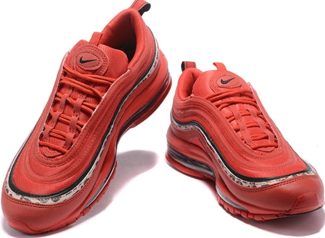 Les baskets Nike Air Max 97 sont synonymes de style emblématique et de confort absolu. Leur design ondulé distinctif.pas cher. Le moins cher. 