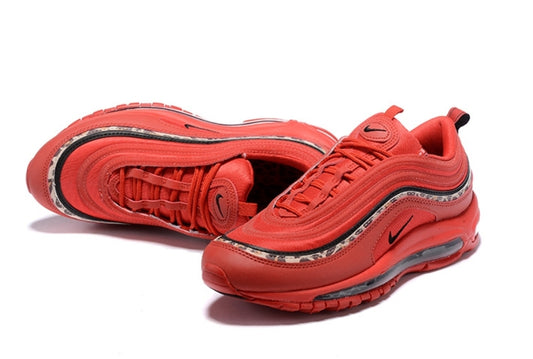 Les baskets Nike Air Max 97 sont synonymes de style emblématique et de confort absolu. Leur design ondulé distinctif.pas cher. Le moins cher. 