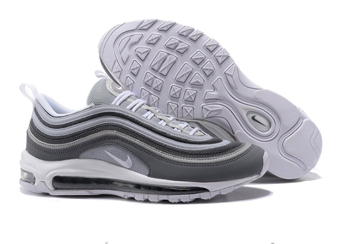 Les baskets Nike Air Max 97 sont synonymes de style emblématique et de confort absolu. Leur design ondulé distinctif.pas cher. Le moins cher. 