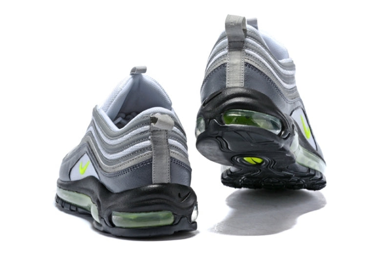Les baskets Nike Air Max 97 sont synonymes de style emblématique et de confort absolu. Leur design ondulé distinctif.pas cher. Le moins cher. 