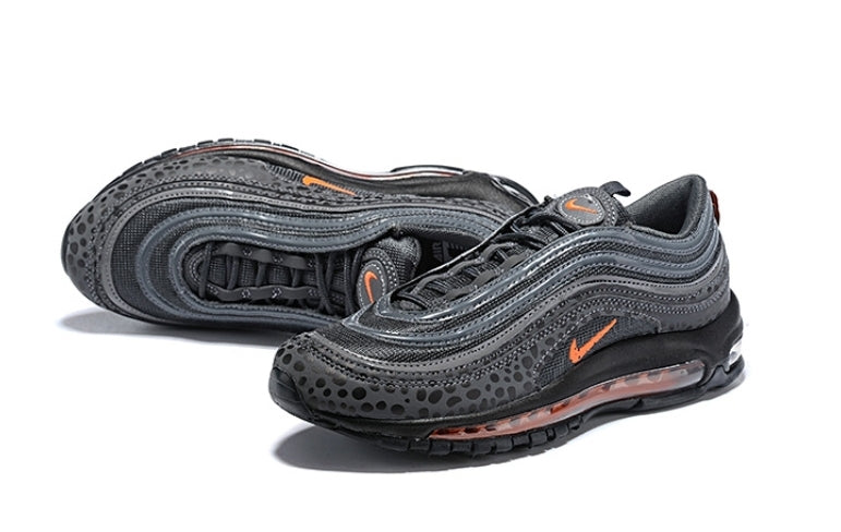Les baskets Nike Air Max 97 sont synonymes de style emblématique et de confort absolu. Leur design ondulé distinctif.pas cher. Le moins cher. 