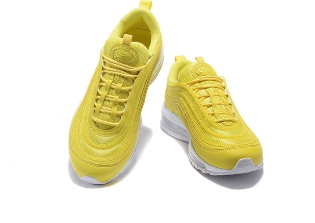Les baskets Nike Air Max 97 sont synonymes de style emblématique et de confort absolu. Leur design ondulé distinctif.pas cher. Le moins cher. 