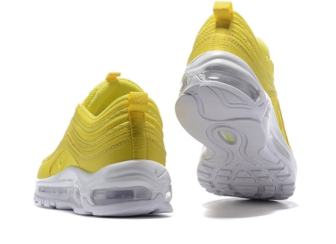 Les baskets Nike Air Max 97 sont synonymes de style emblématique et de confort absolu. Leur design ondulé distinctif.pas cher. Le moins cher. 