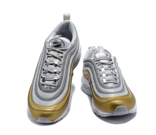 Les baskets Nike Air Max 97 sont synonymes de style emblématique et de confort absolu. Leur design ondulé distinctif.pas cher. Le moins cher. 