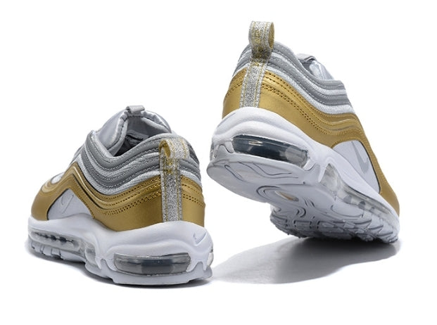 Les baskets Nike Air Max 97 sont synonymes de style emblématique et de confort absolu. Leur design ondulé distinctif.pas cher. Le moins cher. 