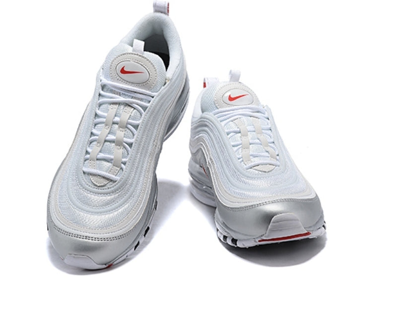 Les baskets Nike Air Max 97 sont synonymes de style emblématique et de confort absolu. Leur design ondulé distinctif.pas cher. Le moins cher. 