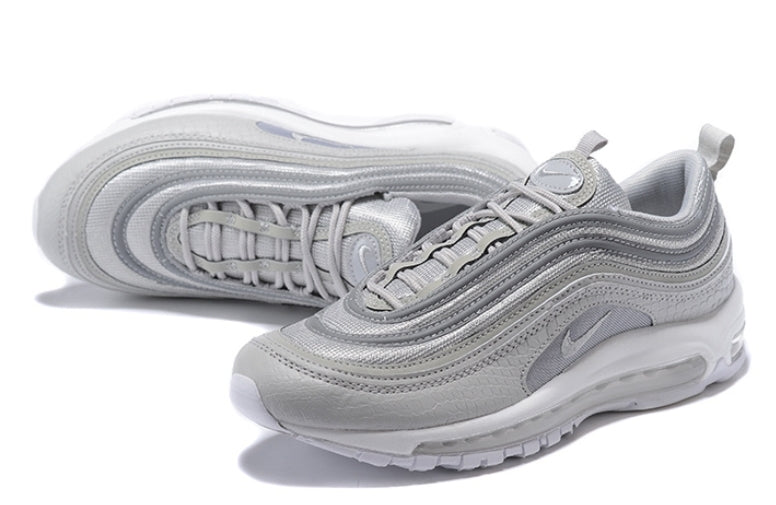 Les baskets Nike Air Max 97 sont synonymes de style emblématique et de confort absolu. Leur design ondulé distinctif.pas cher. Le moins cher. 
