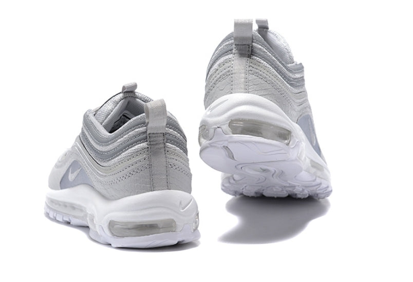 Les baskets Nike Air Max 97 sont synonymes de style emblématique et de confort absolu. Leur design ondulé distinctif.pas cher. Le moins cher. 