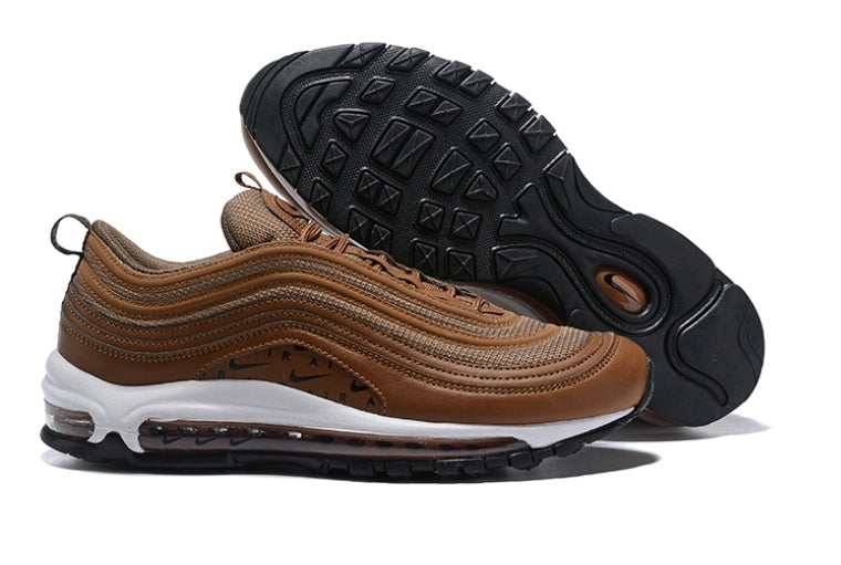 Les baskets Nike Air Max 97 sont synonymes de style emblématique et de confort absolu. Leur design ondulé distinctif.pas cher. Le moins cher. 