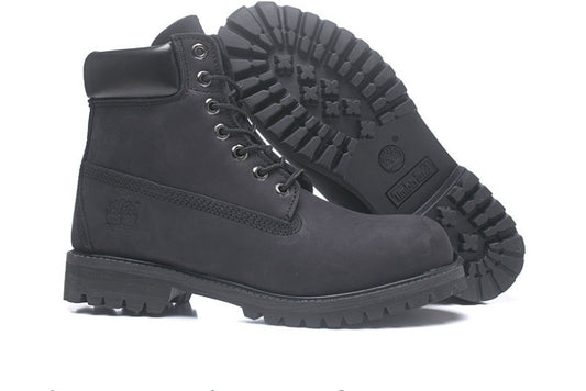 Les baskets Botte Timberland   intemporel et robustesse.  design qualité supérieure les rendent indispensables  aventuriers.pas cher. Le moins cher.