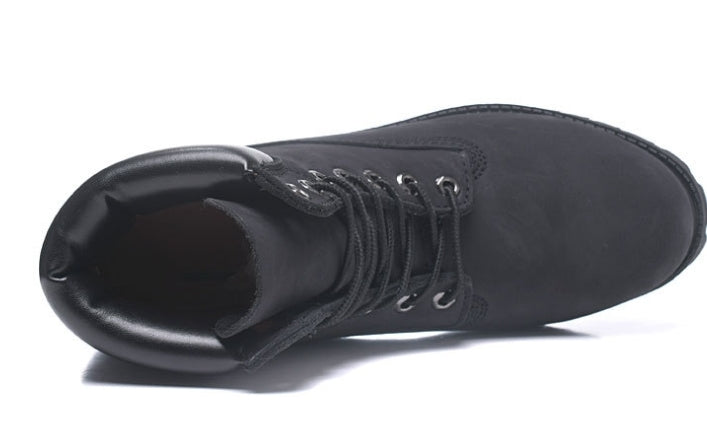 Les baskets Botte Timberland   intemporel et robustesse.  design qualité supérieure les rendent indispensables  aventuriers.pas cher. Le moins cher.