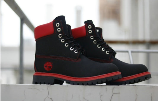 Les baskets Botte Timberland   intemporel et robustesse.  design qualité supérieure les rendent indispensables  aventuriers.pas cher. Le moins cher.