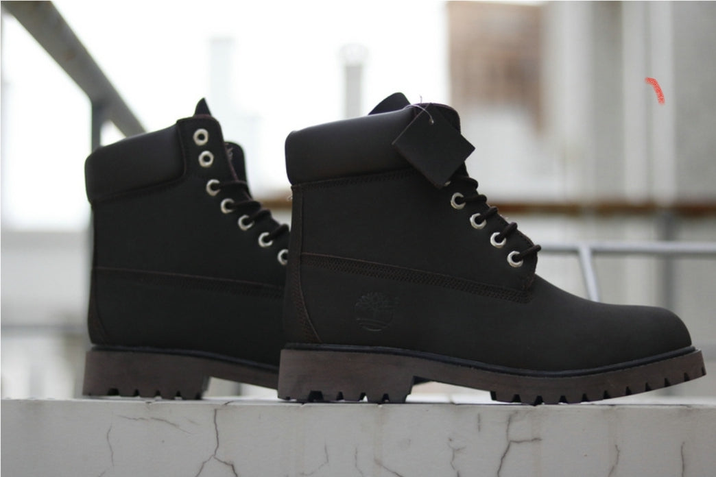 Les baskets Botte Timberland   intemporel et robustesse.  design qualité supérieure les rendent indispensables  aventuriers.pas cher. Le moins cher.