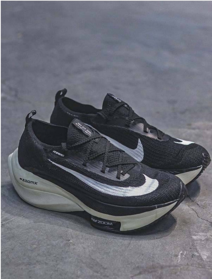 Les baskets Nike Air Zoom combinent style et performance, offrant une expérience unique. Leur design élégant. Pas cher. Le moins Cher.