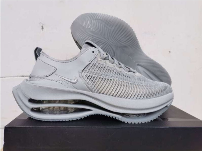 Les baskets Nike Air Zoom combinent style et performance, offrant une expérience unique. Leur design élégant. Pas cher. Le moins Cher.