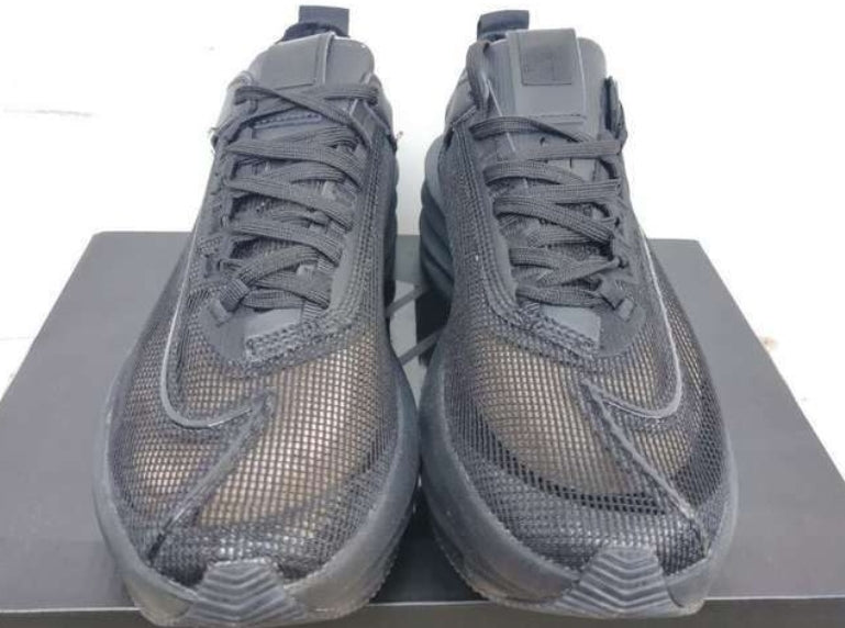 Les baskets Nike Air Zoom combinent style et performance, offrant une expérience unique. Leur design élégant. Pas cher. Le moins Cher.