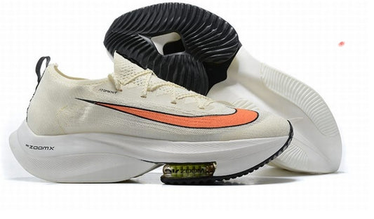Les baskets Nike Air Zoom combinent style et performance, offrant une expérience unique. Leur design élégant. Pas cher. Le moins Cher.