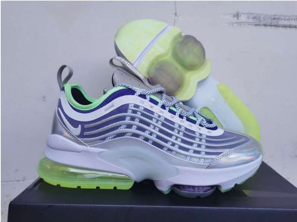 Les baskets Nike Zoom 950 allient un design innovant et des performances exceptionnelles. Leur silhouette moderne et dynamique.pas cher. Le moins cher.