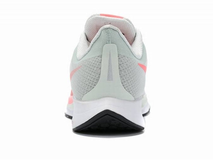 Les baskets Nike Air Zoom combinent style et performance, offrant une expérience unique. Leur design élégant. Pas cher. Le moins Cher.