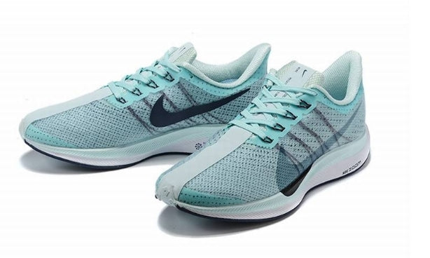 Les baskets Nike Air Zoom combinent style et performance, offrant une expérience unique. Leur design élégant. Pas cher. Le moins Cher.