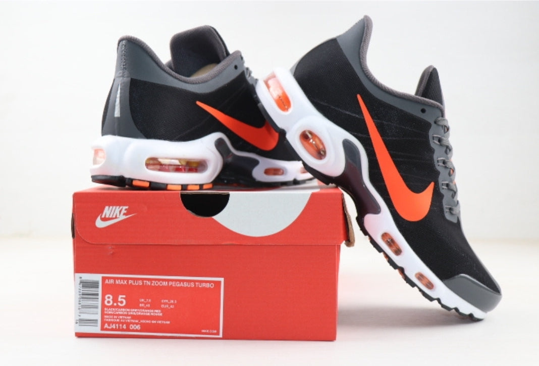 Les baskets Nike Zoom TN incarnent un style dynamique et une performance inégalée.

Par ailleurs, leur design distinctif et leur utilisation.