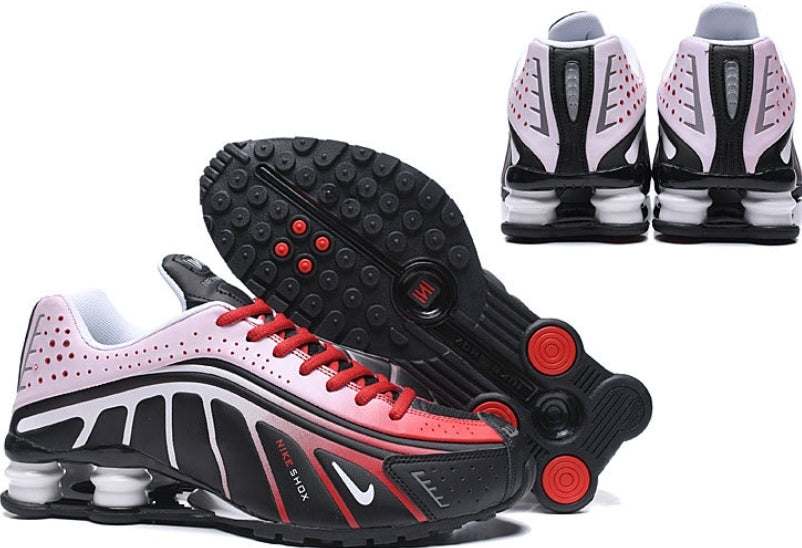 Les baskets Nike Shox R4 combinent style audacieux et innovation technologique exceptionnel et indispensable. Pas Cher. Le moins cher.