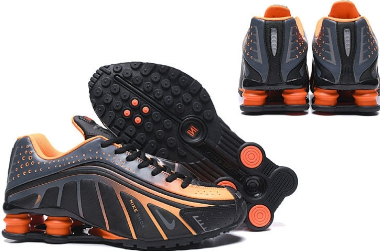 Les baskets Nike Shox R4 combinent style audacieux et innovation technologique exceptionnel et indispensable. Pas Cher. Le moins cher.