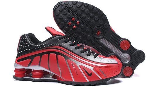 Les baskets Nike Shox R4 combinent style audacieux et innovation technologique exceptionnel et indispensable. Pas Cher. Le moins cher.