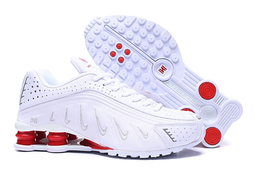 Les baskets Nike Shox R4 combinent style audacieux et innovation technologique exceptionnel et indispensable. Pas Cher. Le moins cher.